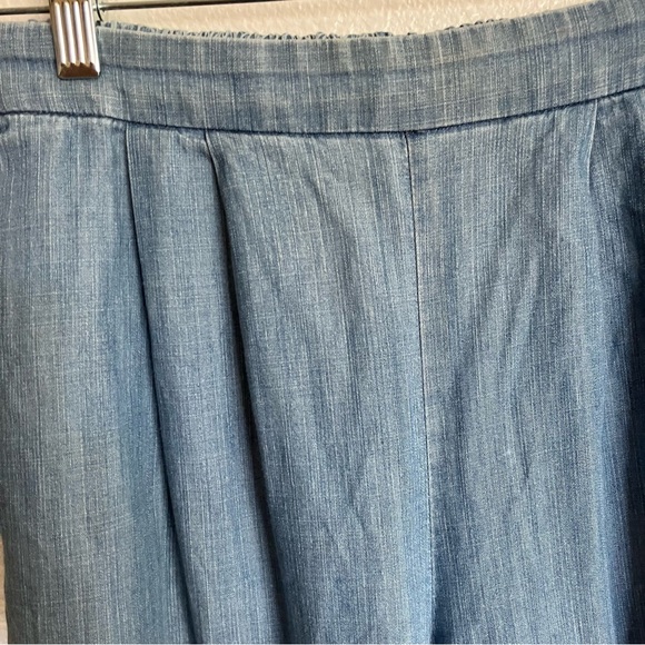 J Crew Pleated Wide Leg Chambray Crop- Size 4 - Picture 4 of 8